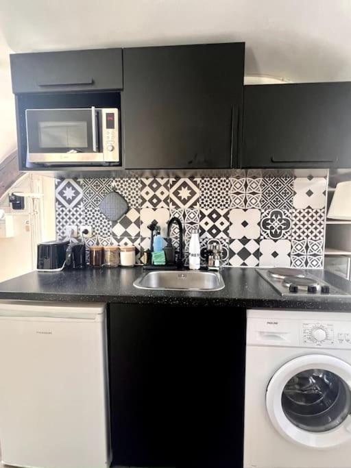 Cosy Next To The Champs-elysees Avenue! Appartement
